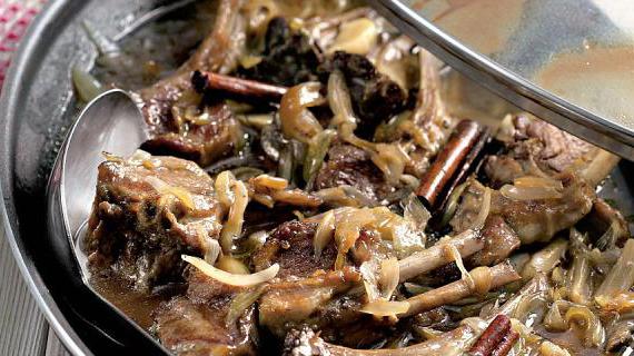Элегантное блюдо из баранины с нотками корицы и ароматом чая