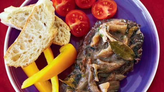 Элегантное блюдо из ягненка с анчоусами и ароматными травами