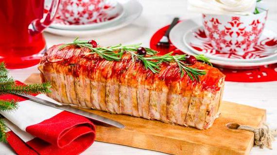 Элегантный мясной террин с оливками и острым перцем для праздничного угощения