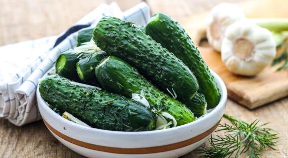 Как приготовить малосольные огурцы в пакете: быстрый и вкусный рецепт