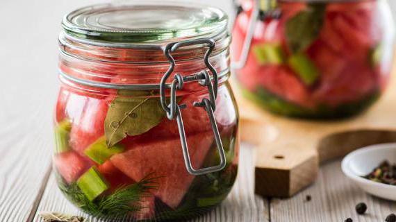 Как приготовить маринованный арбуз — вкусная закуска на каждый день