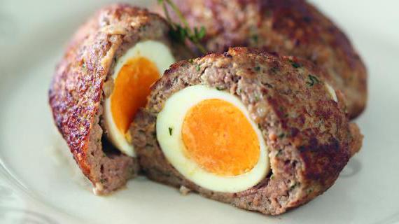 Классический шотландский рецепт с мясом и яйцом: как приготовить сочные зразы