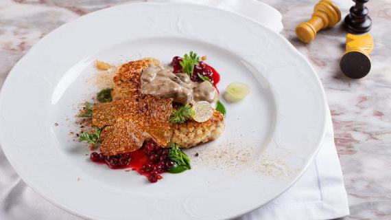 Классические пожарские котлеты с грибным соусом: изысканный вкус на каждый день