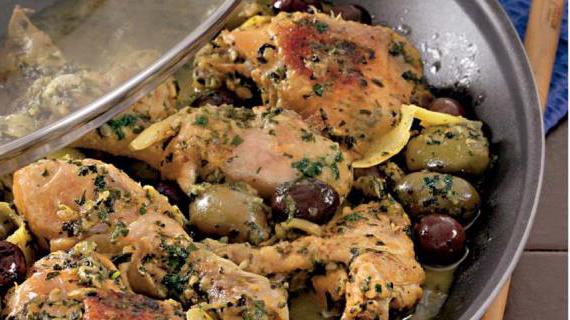 Классический тажин из курицы с солеными лимонами и оливками