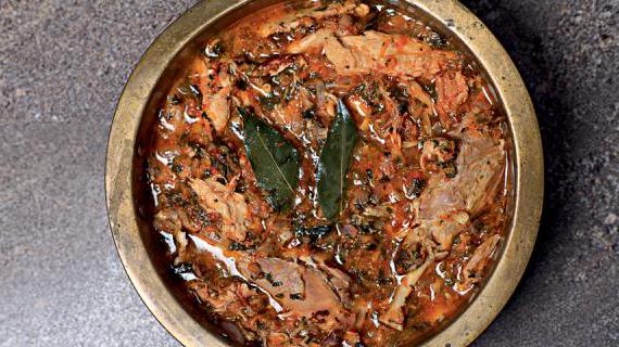 Классическое грузинское чахохбили из цесарки с помидорами и ароматными специями
