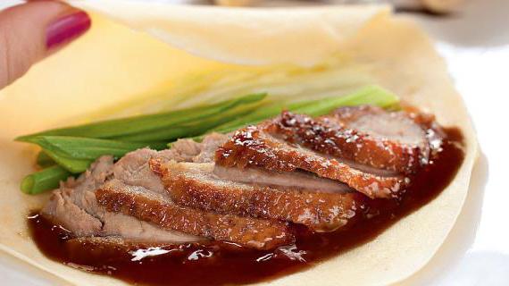 Домашнее приготовление утки по-пекински: вкус, аромат и традиции