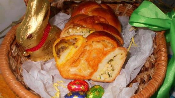 Козунак с тремя разными начинками — праздничный хлеб для Пасхи