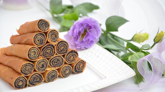 Нежные блинные рулетики с ароматной маковой начинкой