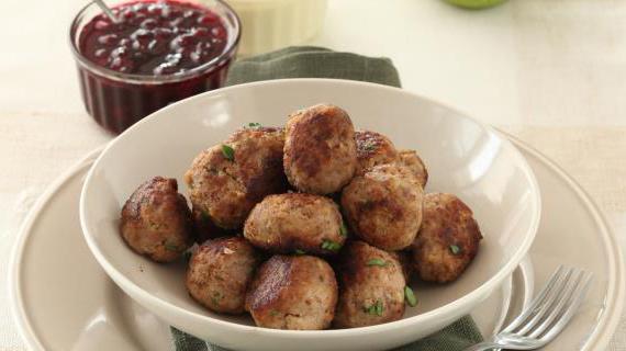 Нежные фрикадельки в сливочно-яблочном соусе — вкус, который согреет душу