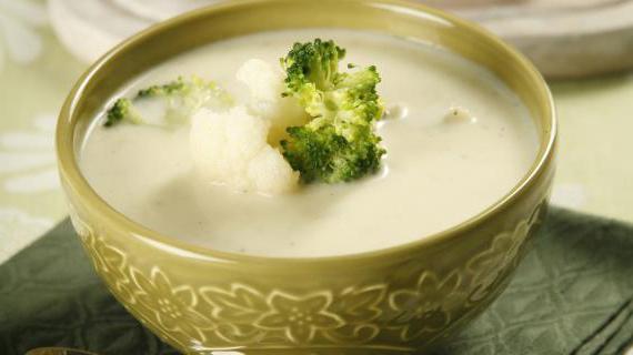Нежный сливочный суп-пюре с цветной капустой, брокколи и брынзой