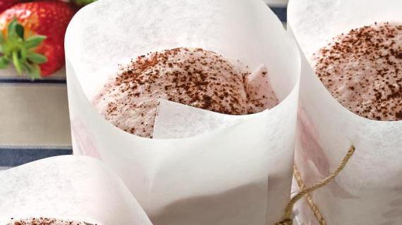 Освежающее клубничное суфле с шоколадной ноткой