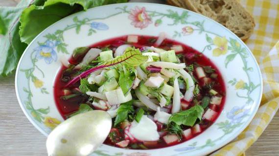 Освежающий холодный борщ с кальмарами и свежими овощами