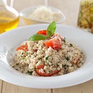 Ароматная перловка с запеченными помидорами в мультиварке: простой и вкусный рецепт