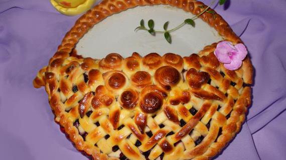 Пирог "Черничная корзинка": вкусное и декоративное лакомство к празднику