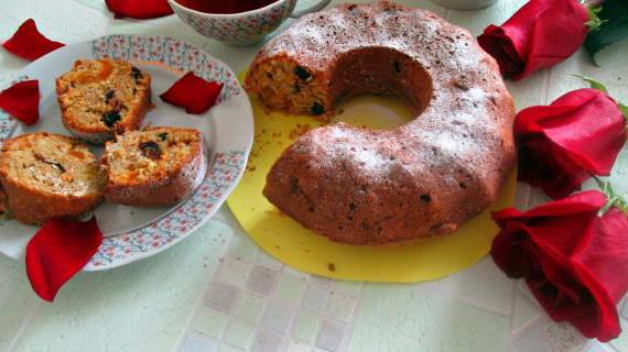 Полезный морковный кекс из цельнозерновой муки с черносливом и курагой
