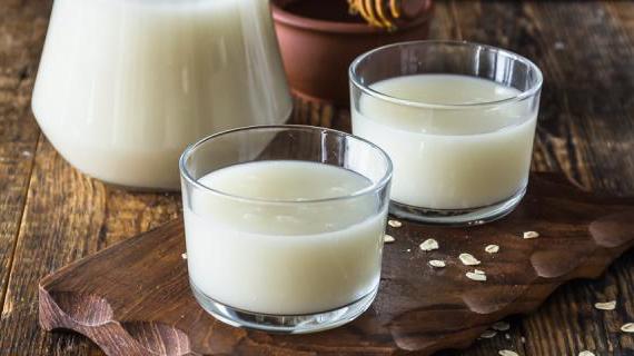 Полезный овсяный кисель на воде с медом и сухофруктами