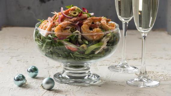 Праздничный салат из морепродуктов для новогоднего стола