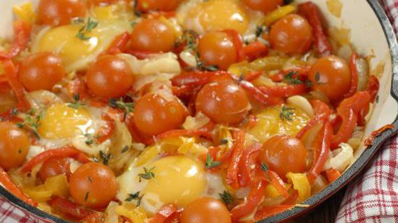 Рецепт испанской пиперады с яйцами — вкусный и простой завтрак или ужин