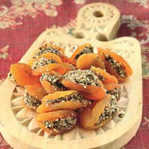 Рецепт кураги с ароматной миндальной начинкой и мятой