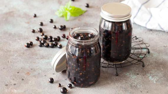 Рецепт маринованной черной смородины на зиму