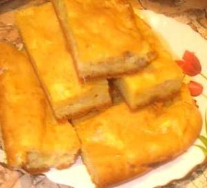 Рецепт нежного картофельного пирога с луком и майонезом