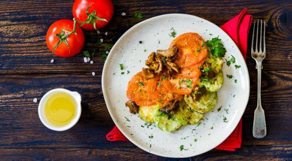 Рецепт салата с кабачками, помидорами и грибами на зиму