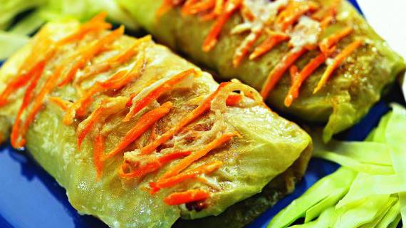 Рецепт сочных мясных голубцов с рисом и сметаной