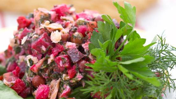 Рецепт Винегрета с морской капустой, копчёной рыбой и экзотическими нотками