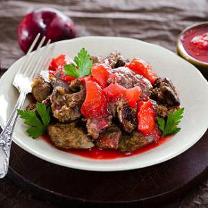 Куриные печенки с сливовой подливкой в мультиварке — вкусное и быстрое блюдо для ужина