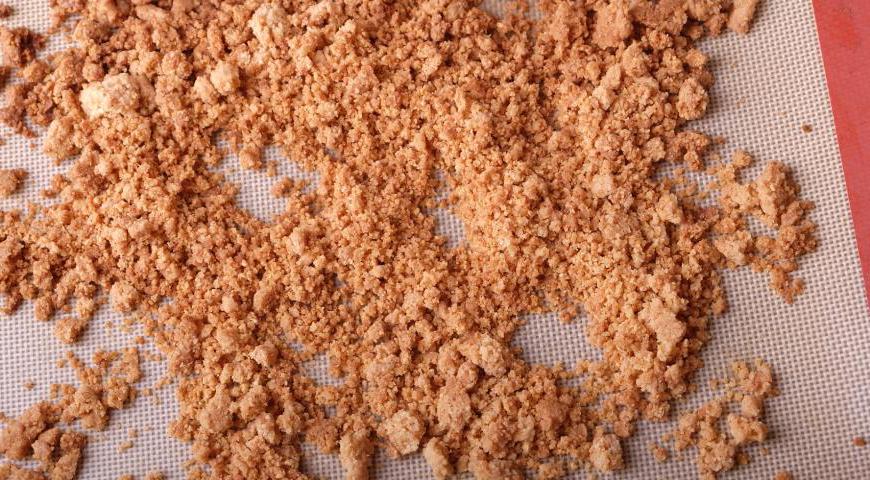 Выпекаем при 170°C в течение 12–15 минут до золотистого цвета и хруста.