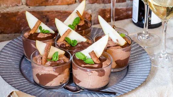 Роскошный шоколадный мусс с ароматной грушей и ноткой корицы