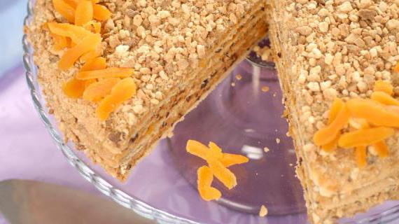 Роскошный сметанный торт с черносливом и курагой