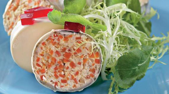 Рыбная колбаса из щуки с хреном и желатиновым желе