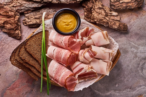 Сало: история, польза, способы употребления и рецепты