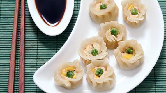 Шумаи с курицей и овощами — ароматная и вкусная китайская закуска, идеальная для семейного ужина