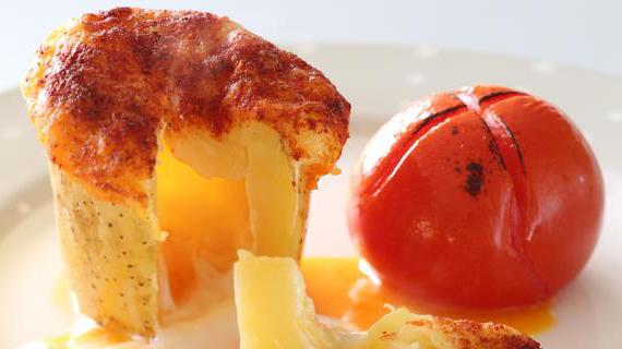 Швейцарский картофель с яйцом и сыром