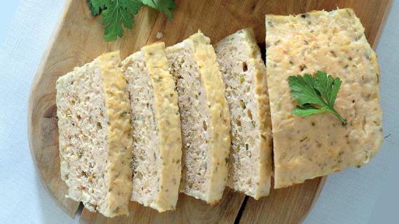 Сочный митлоф из индейки с овощами и горчицей