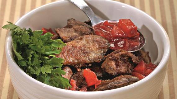 Сочный рецепт куриной печени со сладкой сливовой подливкой