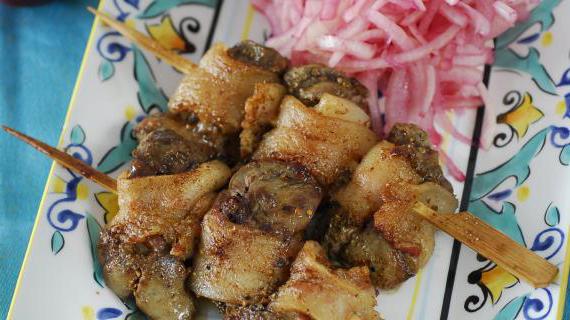 Сочный шашлык из куриной печенки с ароматным курдючным жиром