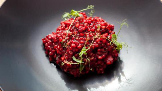 Свекольная полба с белыми грибами - ароматное блюдо русской кухни