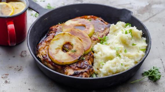 Сочетание свинины с яблоками и пюре из сельдерея: вкусовая гармония на каждом блюде