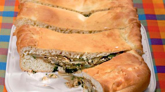Сытный пирог с капустой, яйцами и ароматной зеленью