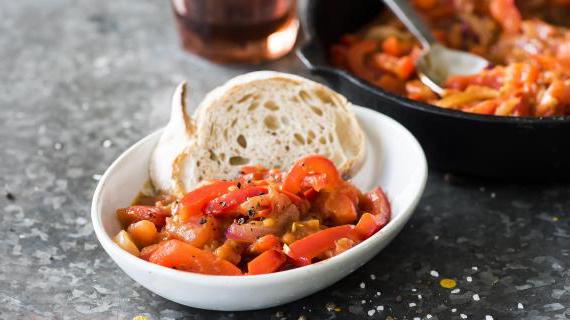 Традиционная итальянская пепероната: простой рецепт вкусного рагу из перца