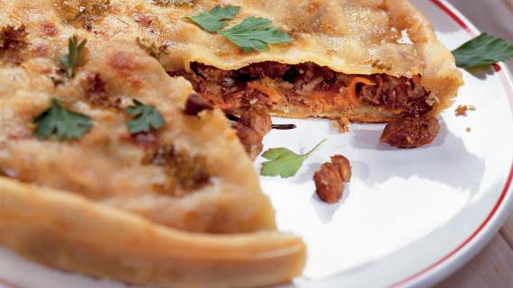 Традиционный ирландский мясной пирог с ароматом кумина и вином Шардоне