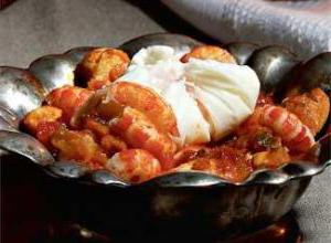 Цыпленок по-маренго с раками и пашотом: изысканное блюдо французской кухни