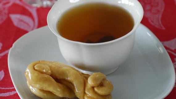 Урама — узбекский десерт, наполненный ароматом меда и корицы, любимый как в семье, так и на праздниках