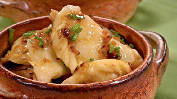 Вареники с картофелем и карамелизованным луком