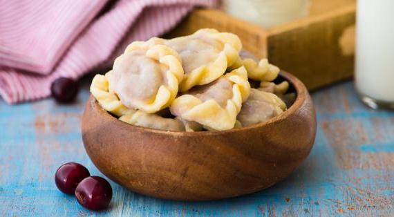 Вареники с вишней на пару: пошаговый рецепт приготовления