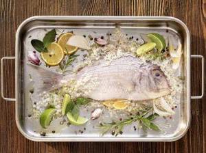 Вкусная дорада, запеченная в солевой корочке — изысканный ужин за полчаса