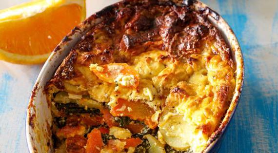 Вкусная запеканка из шпината, картофеля и моркови с добавлением апельсиновой цедры